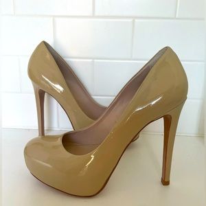 Pour La Victoire nude pumps size 7.5